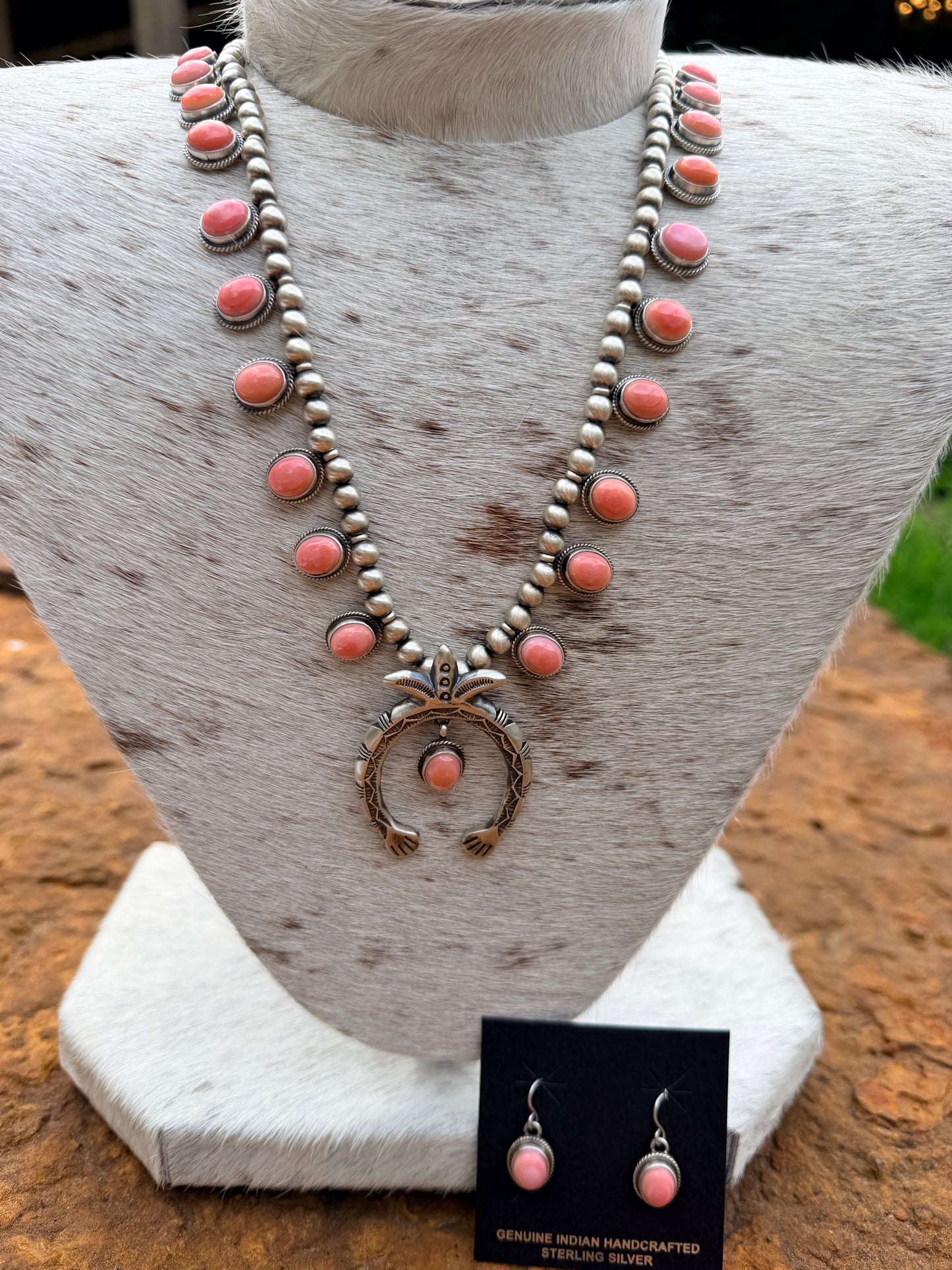 Native Made Queen Pink Conch Squash Neckalce and Earring Set